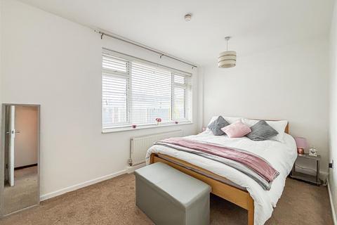 1 bedroom apartment for sale, Grand Drive, Leigh-on-Sea SS9