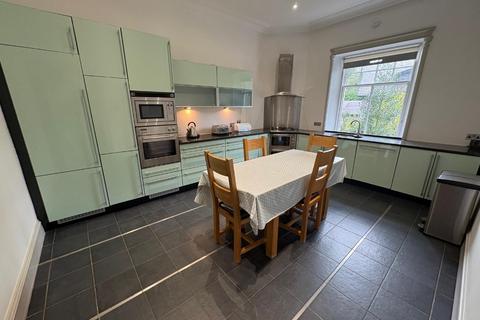4 bedroom flat to rent, Rubislaw Den North, West End, Aberdeen, AB15
