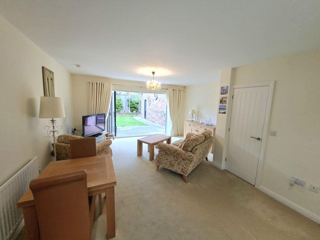 Living/dining room