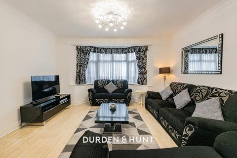 4 bedroom terraced house for sale, Beehive Lane, Ilford IG1