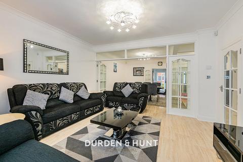 4 bedroom terraced house for sale, Beehive Lane, Ilford IG1