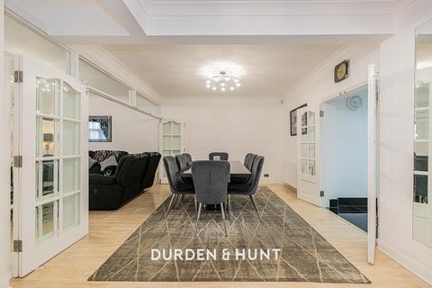 4 bedroom terraced house for sale, Beehive Lane, Ilford IG1