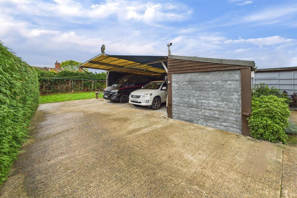Garage &amp; Carport