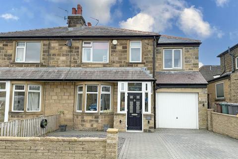 4 bedroom semi-detached house for sale, Breakmoor Avenue, Silsden