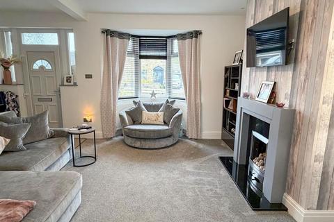 4 bedroom semi-detached house for sale, Breakmoor Avenue, Silsden