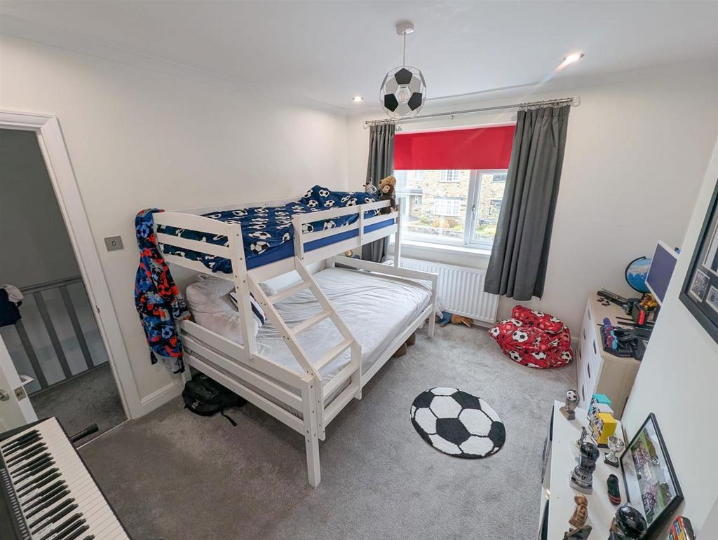 3 bed semi-detached house, Silsden 13