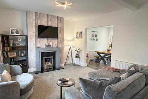 4 bedroom semi-detached house for sale, Breakmoor Avenue, Silsden