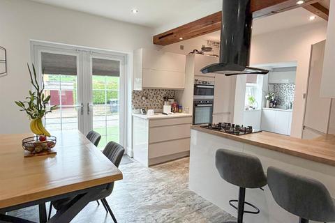 4 bedroom semi-detached house for sale, Breakmoor Avenue, Silsden