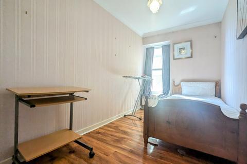3 bedroom flat to rent, Kings Road, Brighton, East Sussex, BN1