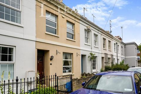 2 bedroom house to rent, St. James Place, Cheltenham, GL50
