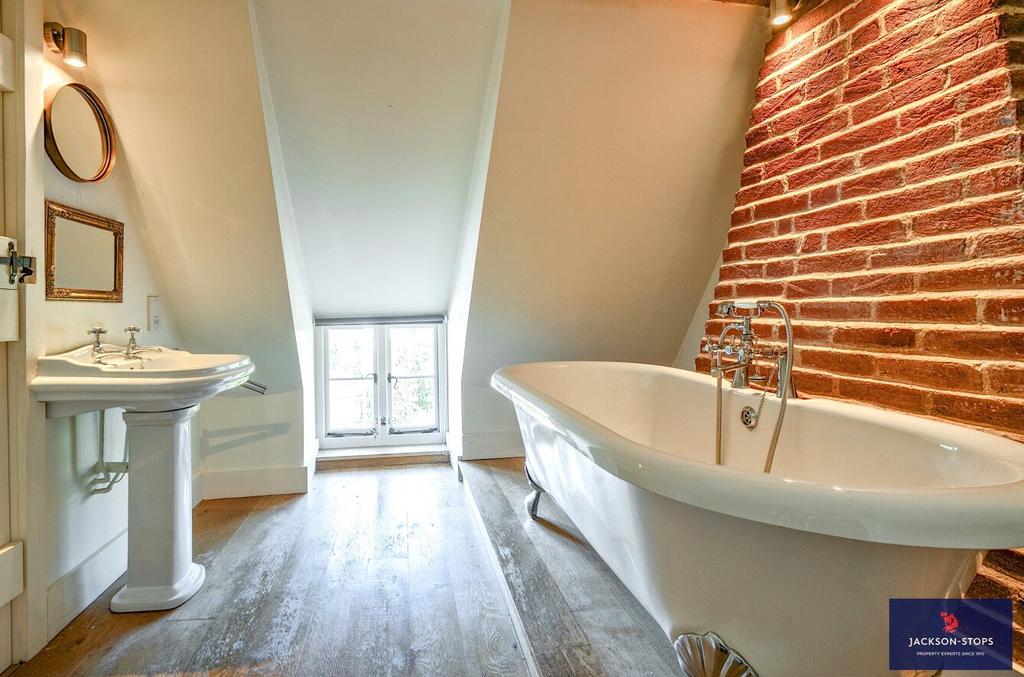 En-Suite Bathroom