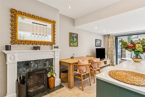 2 bedroom apartment for sale, Nelsons Row, SW4