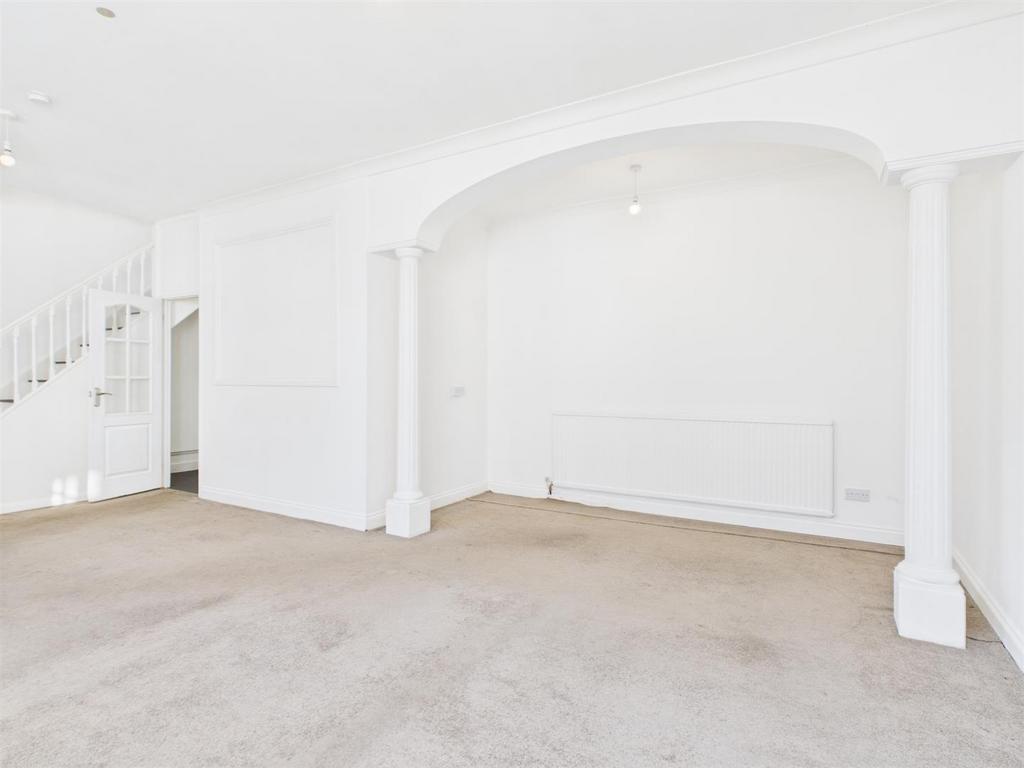 CAM01968 G0-PR0224-STILL004.jpg