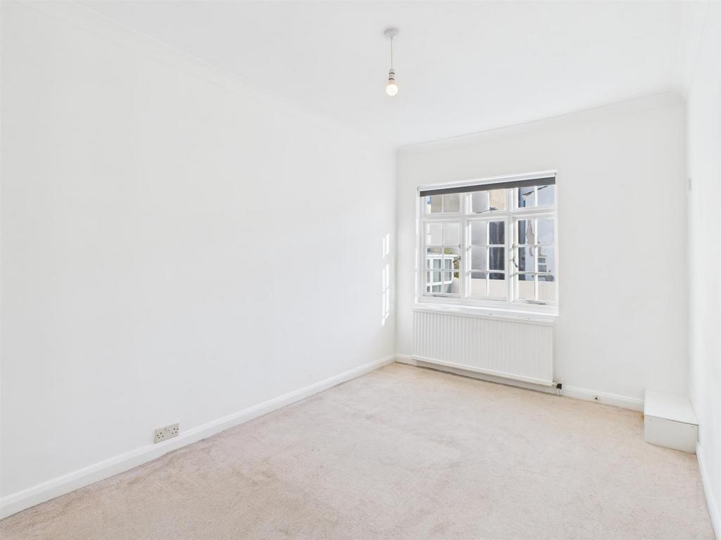 CAM01968 G0-PR0224-STILL013.jpg