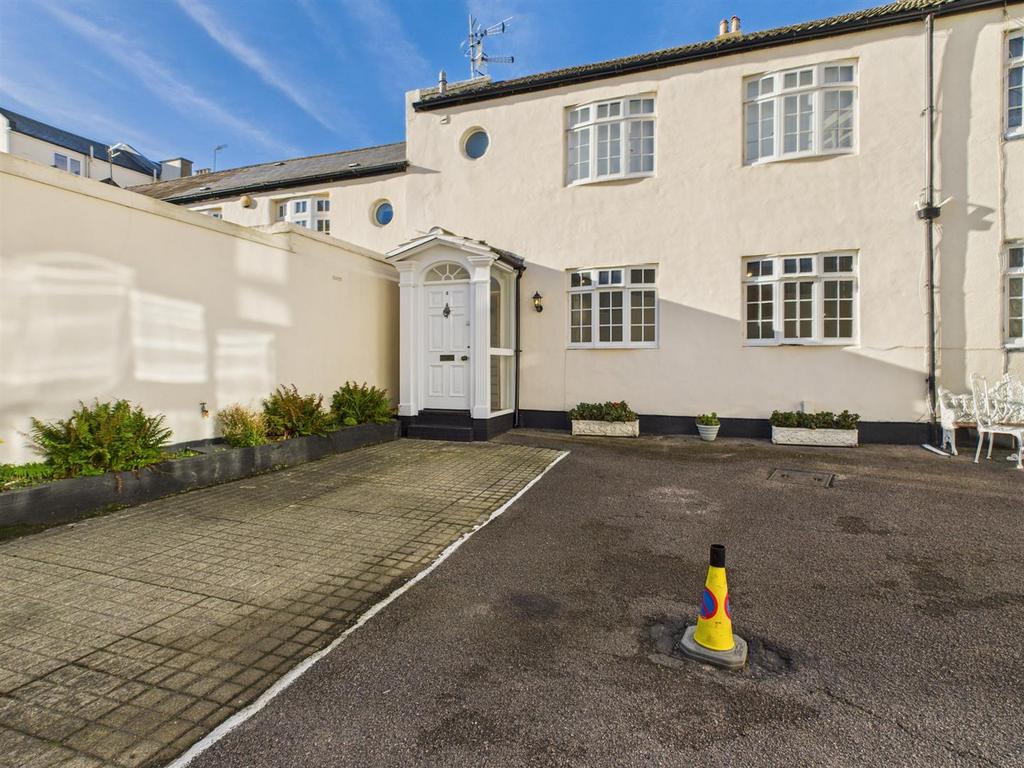 CAM01968 G0-PR0224-STILL023.jpg