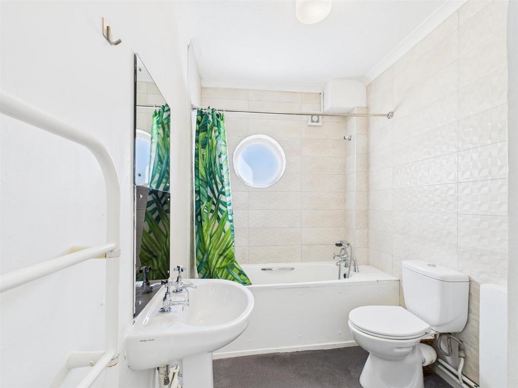 CAM01968 G0-PR0224-STILL015.jpg