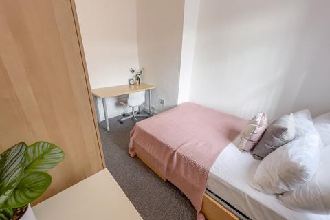 undefined, Banner Street, L15 0HQ,