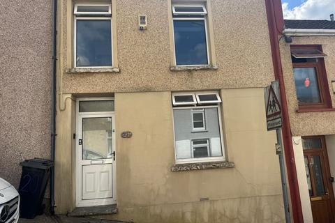 3 bedroom terraced house to rent, Regent Street, Dowlais, CF48