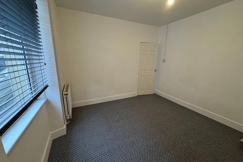3 bedroom terraced house to rent, Regent Street, Dowlais, CF48
