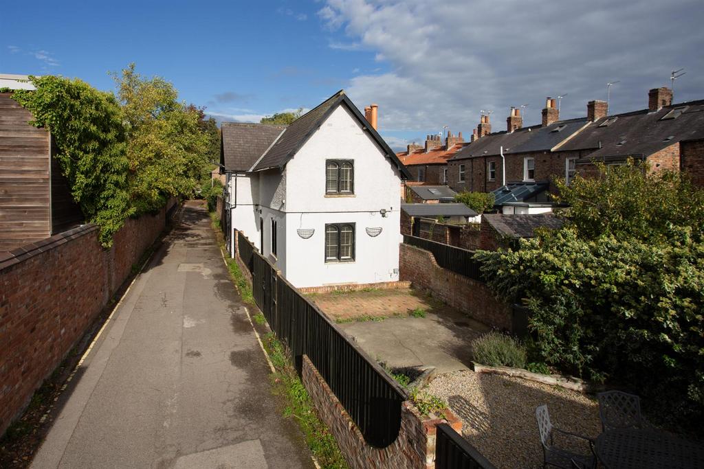 House &amp; Lane