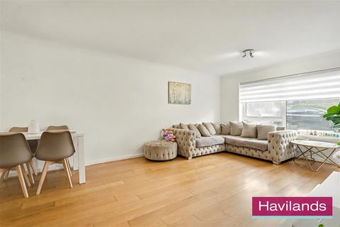 2 bedroom flat for sale, Freshfield Drive, London