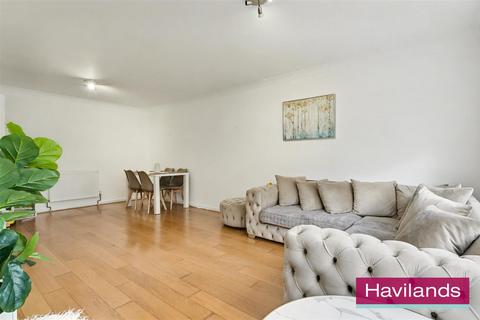 2 bedroom flat for sale, Freshfield Drive, London
