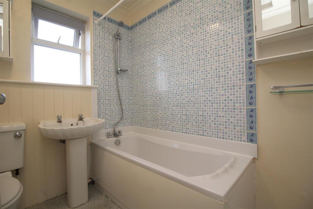 Bathroom.JPG