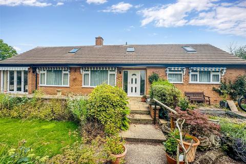 4 bedroom detached bungalow for sale, Landseer Road, Southwell