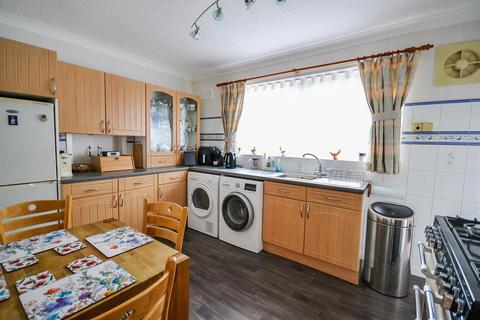 4 bedroom detached bungalow for sale, Landseer Road, Southwell