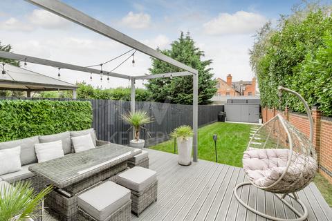 2 Thomas Chapman Grove, Northampton, NN4 8RQ