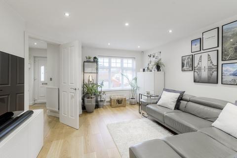 2 Thomas Chapman Grove, Northampton, NN4 8RQ