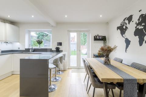 2 Thomas Chapman Grove, Northampton, NN4 8RQ