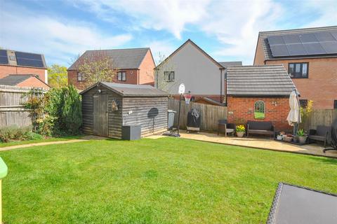 4 bedroom detached house for sale, Scott Close, Northampton NN5