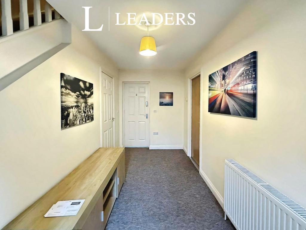 8746c3a2-Hallway
