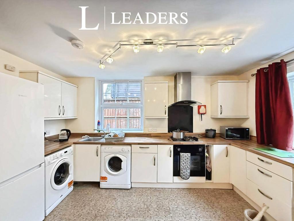 8265b200-Kitchen
