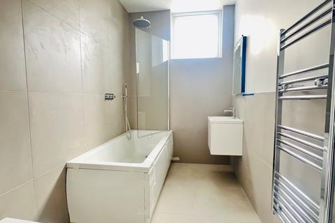 High Street, Flat 3, CR0