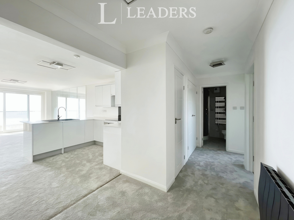 Ce191cd6-hallway