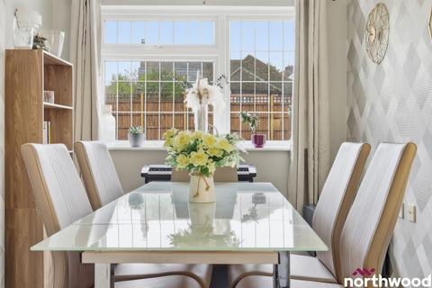 37 Moretons, Galleywood, Chelmsford, CM2 8RG