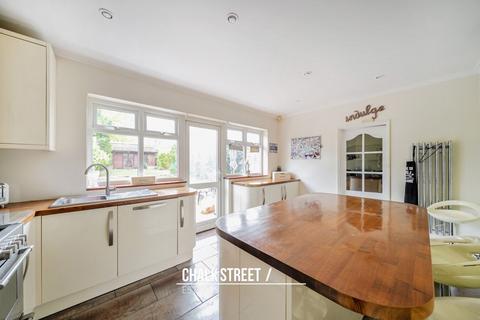 3 bedroom semi-detached house for sale, Albany Road, Hornchurch, RM12
