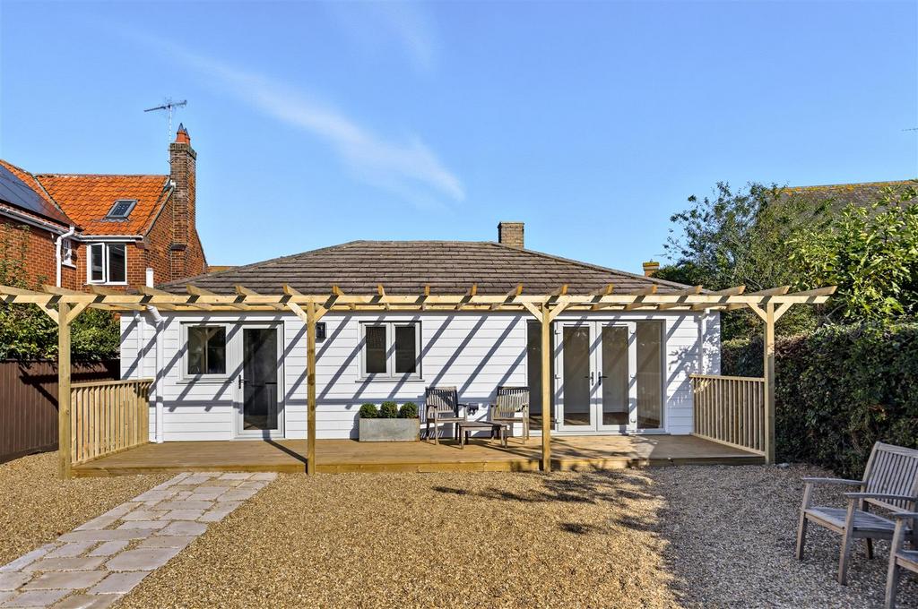 19 Halesworth Road 20.jpg