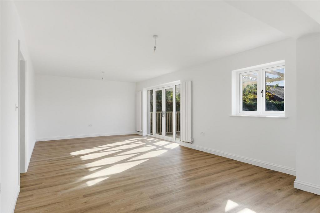 19 Halesworth Road 18.jpg