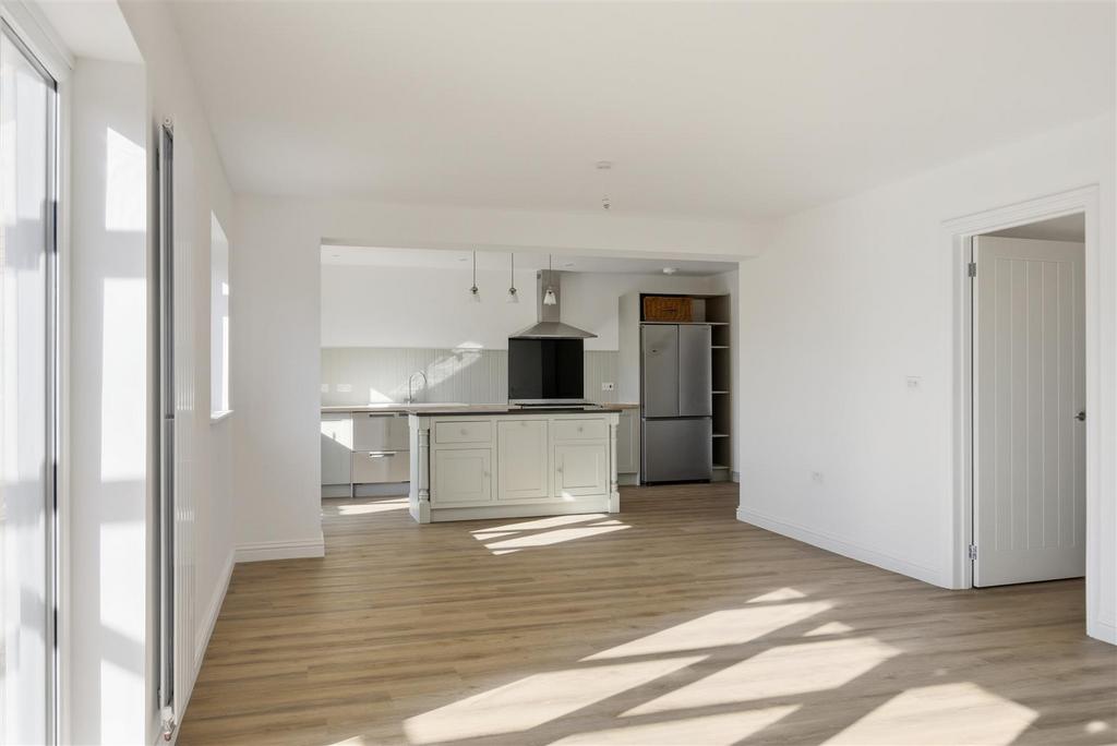 19 Halesworth Road 15.jpg