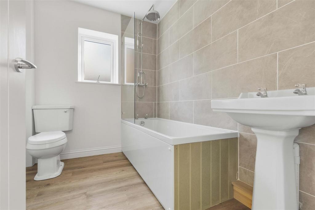19 Halesworth Road 6.jpg