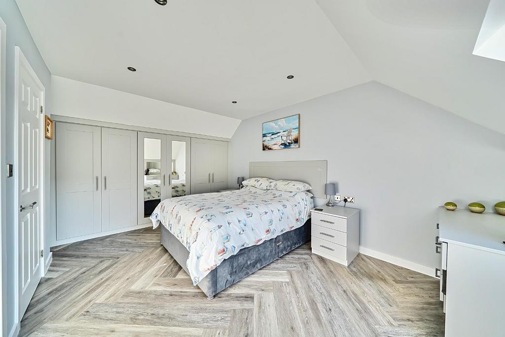Bedroom 1.jpg