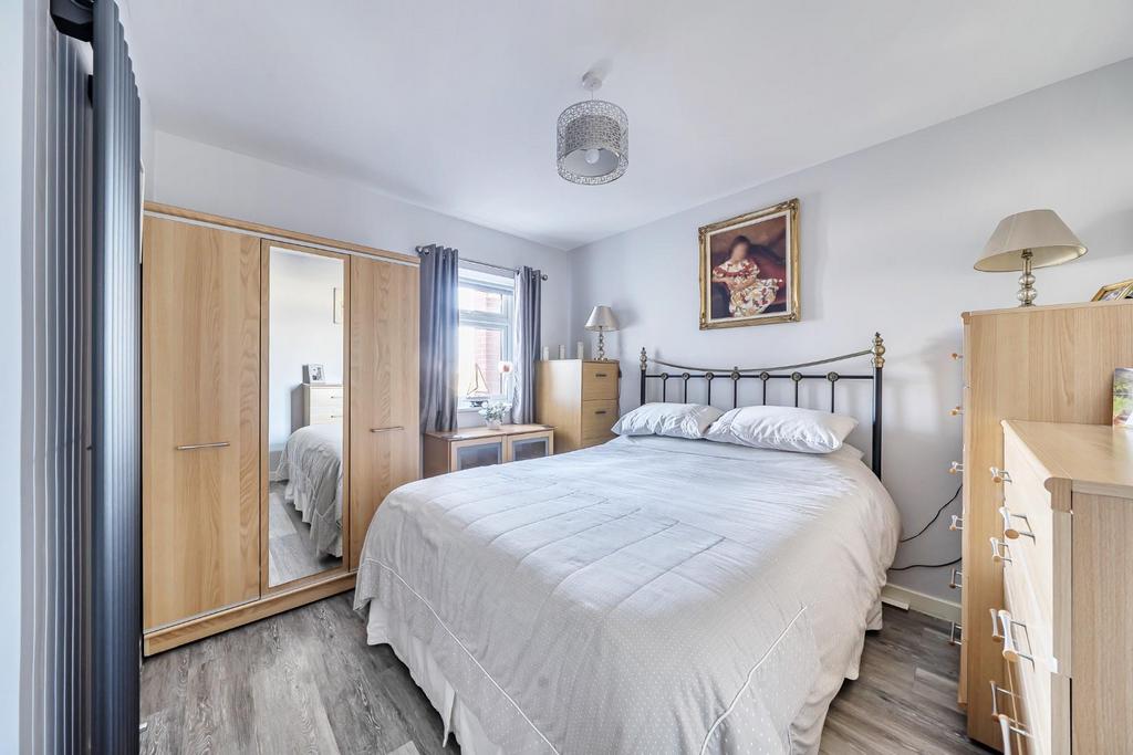 Bedroom 4.jpg
