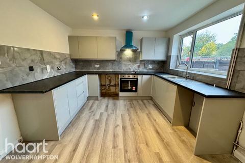 4 bedroom semi-detached house to rent, Benion Road, Cannock