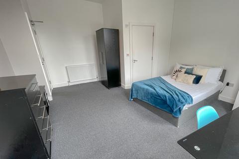 undefined, Arundel Avenue, L17 3BY,