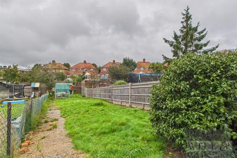 3 bedroom semi-detached house for sale, Mildenhall Drive, St. Leonards-On-Sea