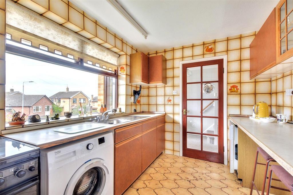 Kitchen (2).jpeg