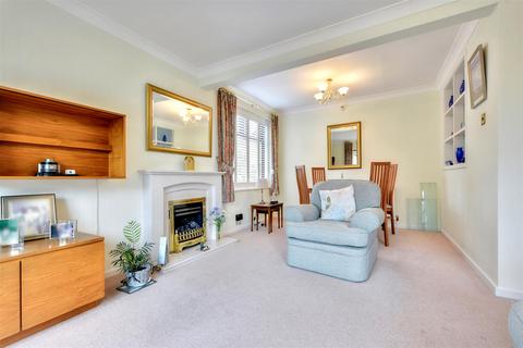 3 bedroom detached house for sale, Lambourne Gardens, Woodthorpe